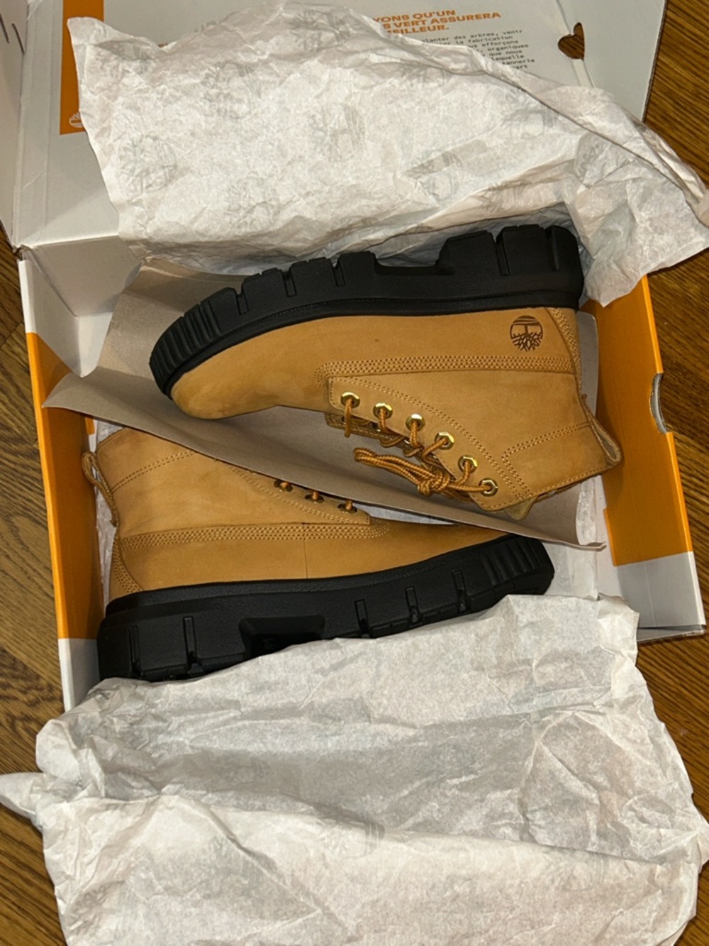 Stylish Women’s Timberland Boots - Picture 9 of 10
